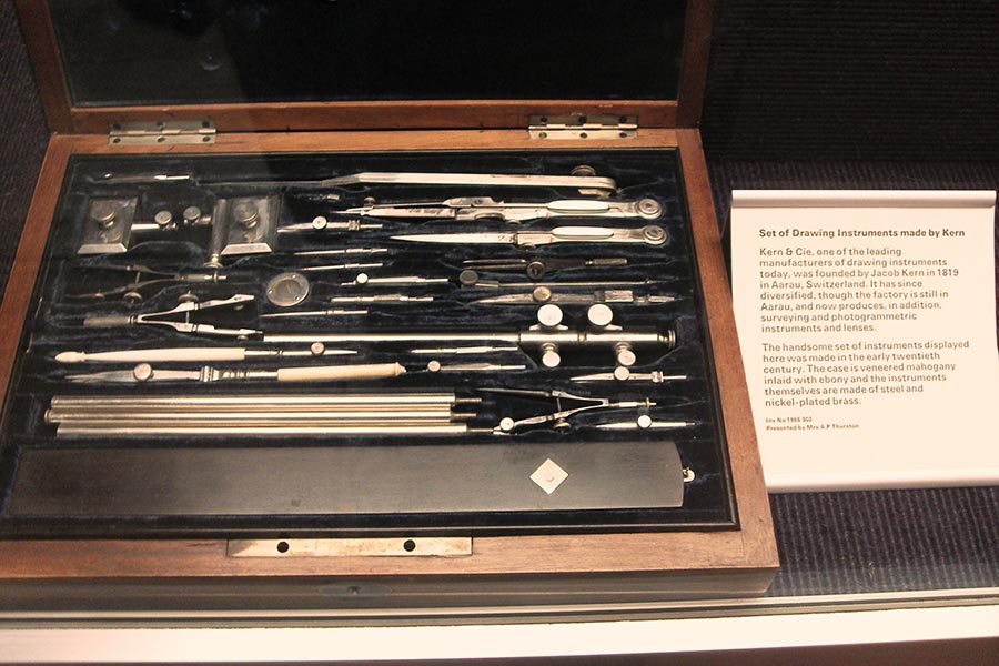 Чертежный инструмент начала XIX века